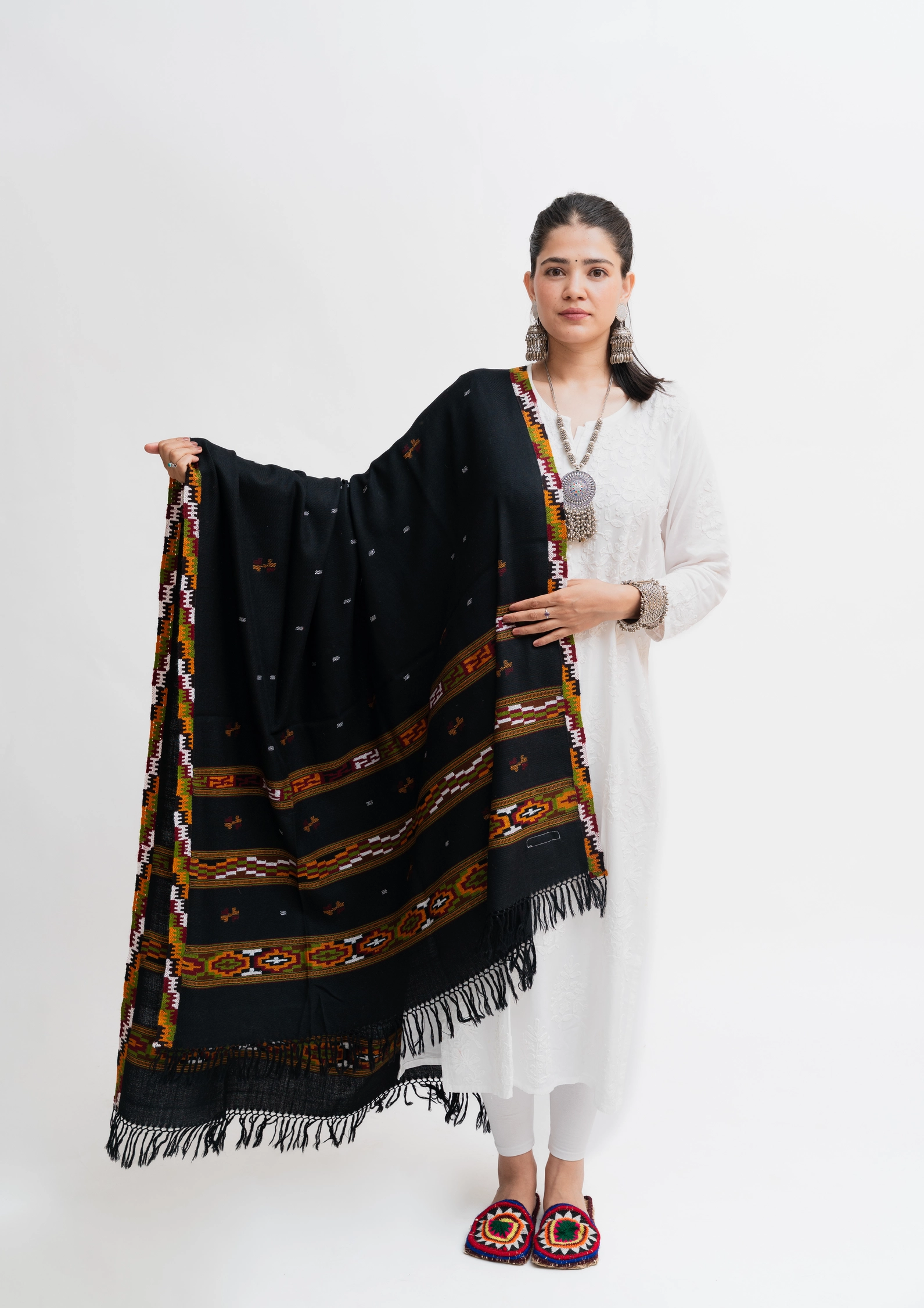 3 Patti Kingri Jaal Shawl With Extra Border - Image 2