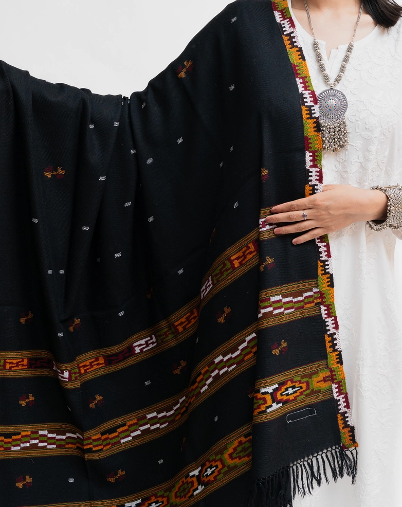 3 Patti Kingri Jaal Shawl With Extra Border - Image 3