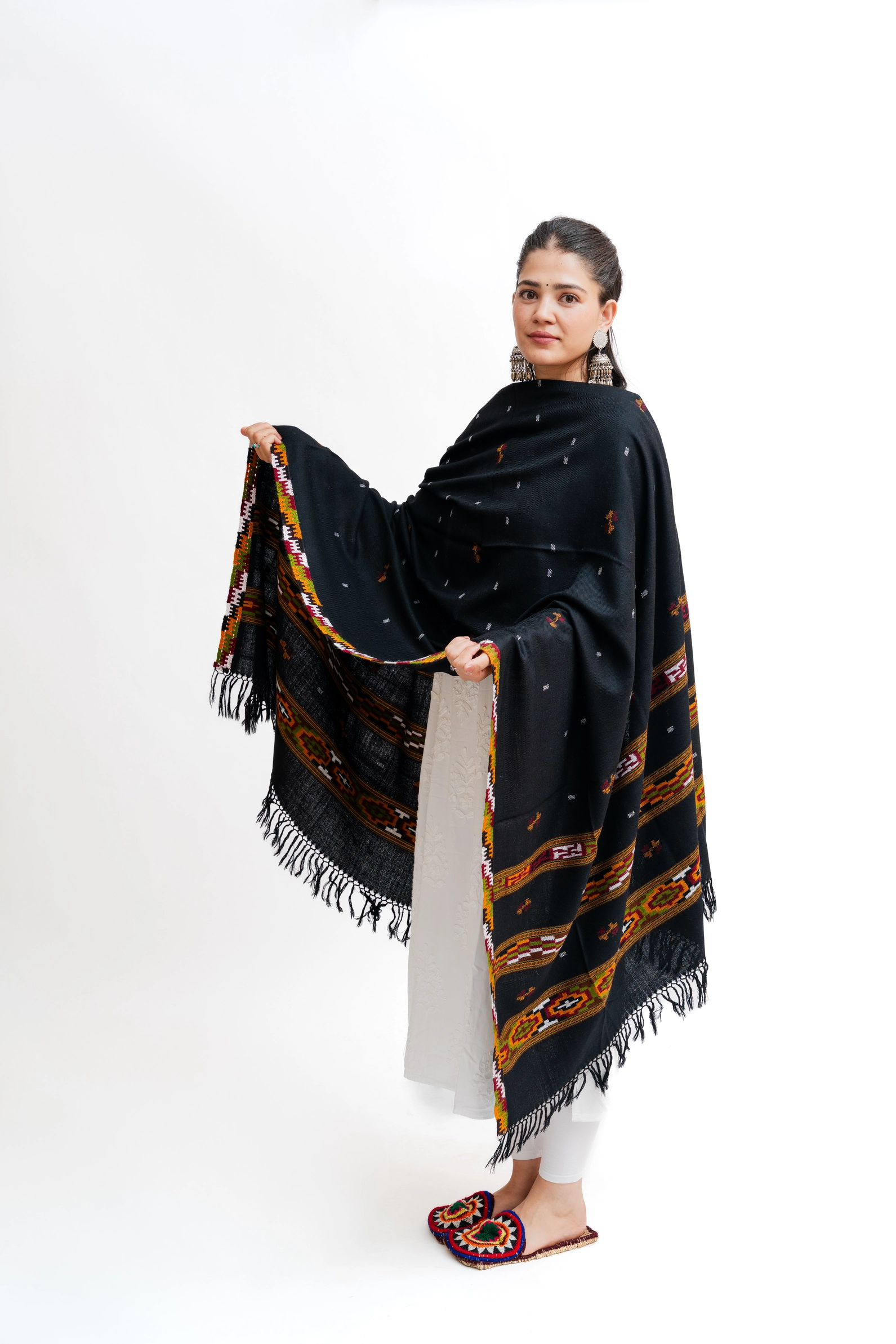 3 Patti Kingri Jaal Shawl With Extra Border - Image 4