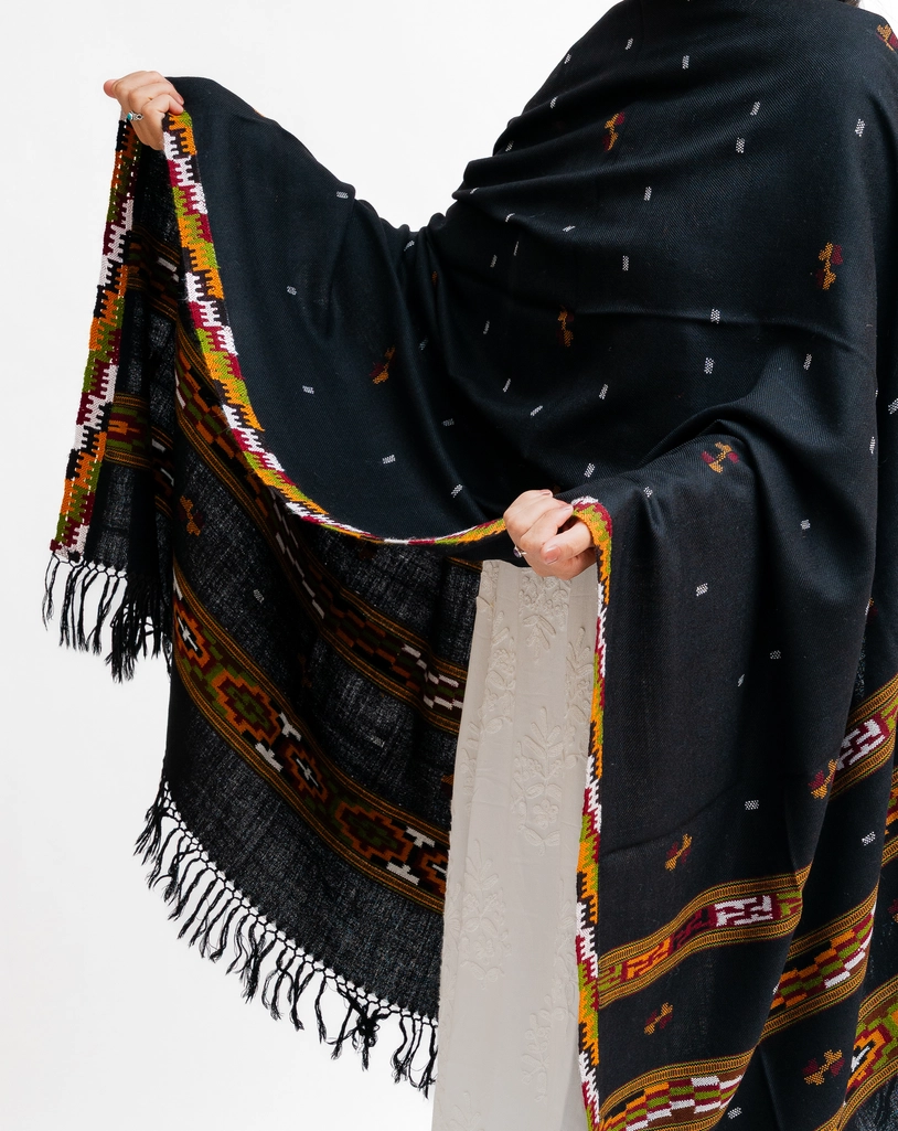 3 Patti Kingri Jaal Shawl With Extra Border - Image 5
