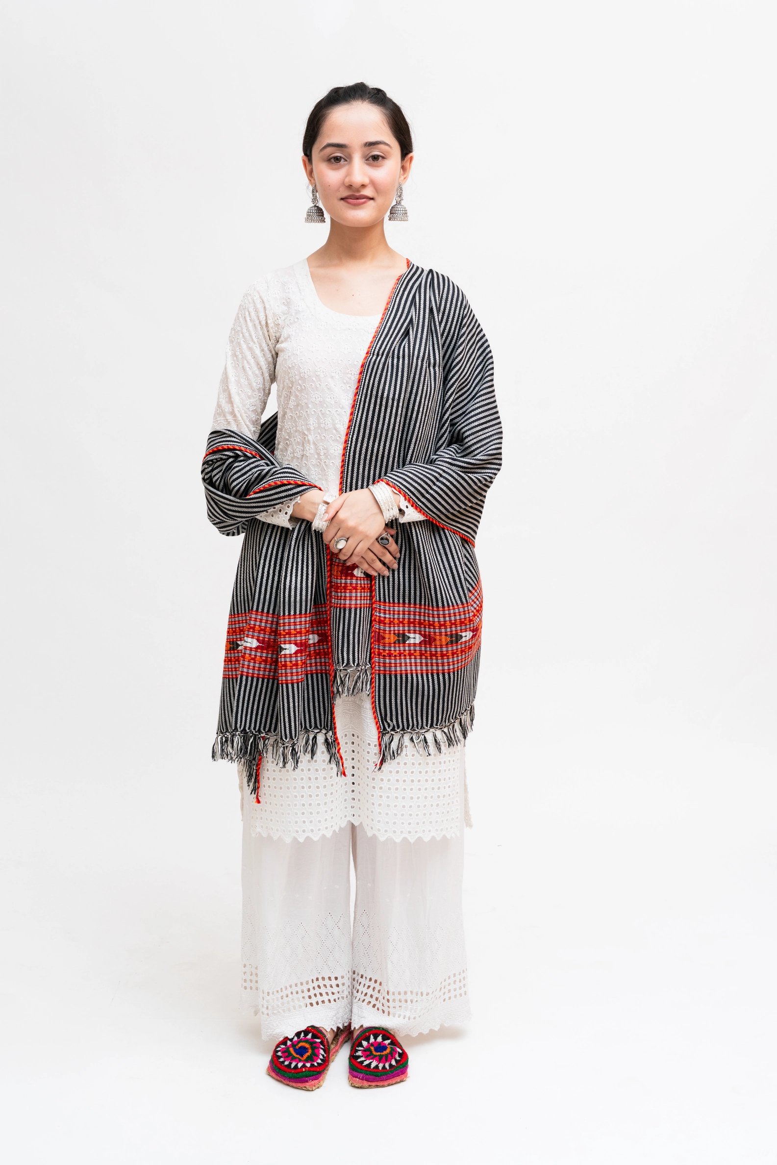 Single Patti Kingri Stole With Stripes - Image 9