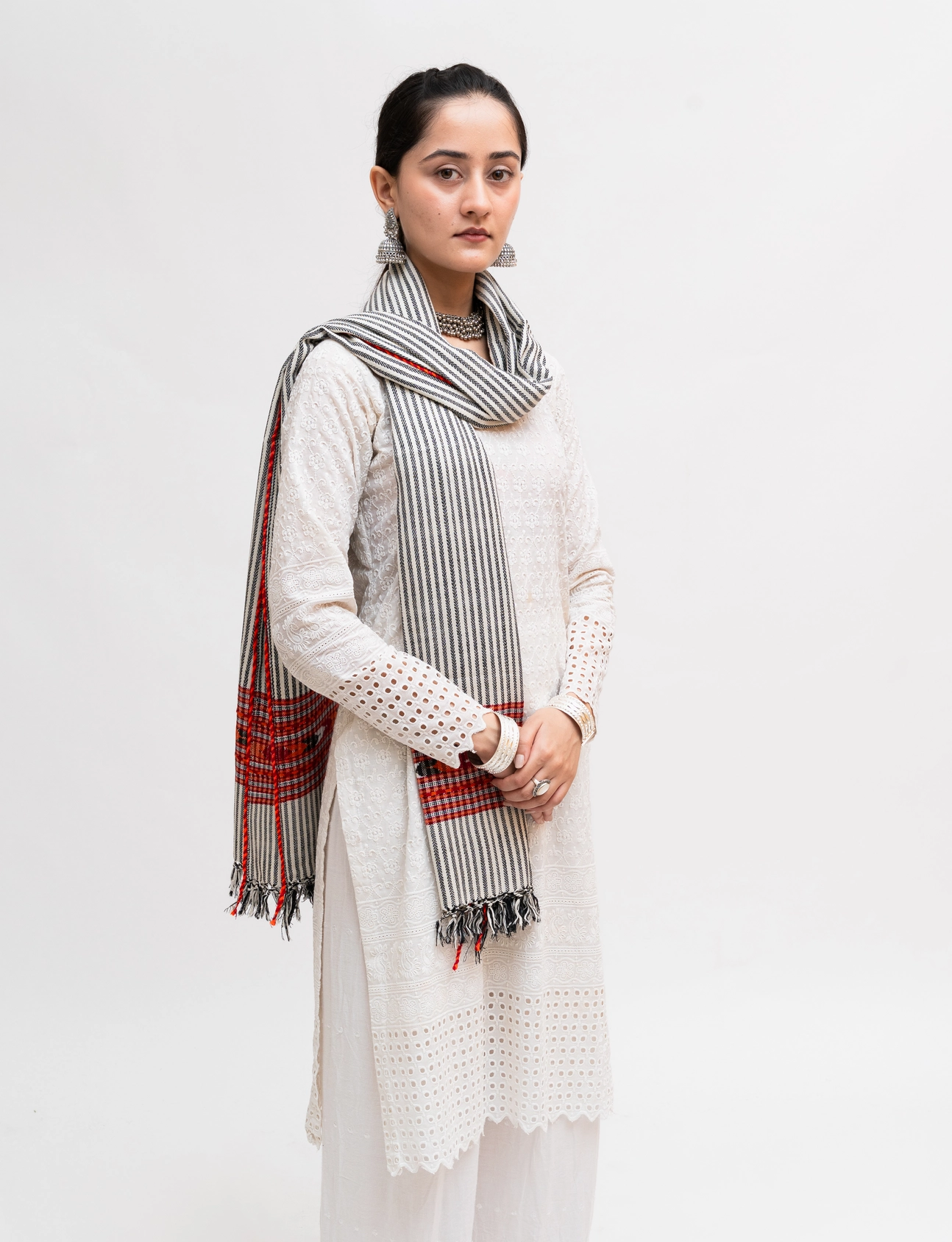 Single Patti Kingri Stole With Stripes - Image 2