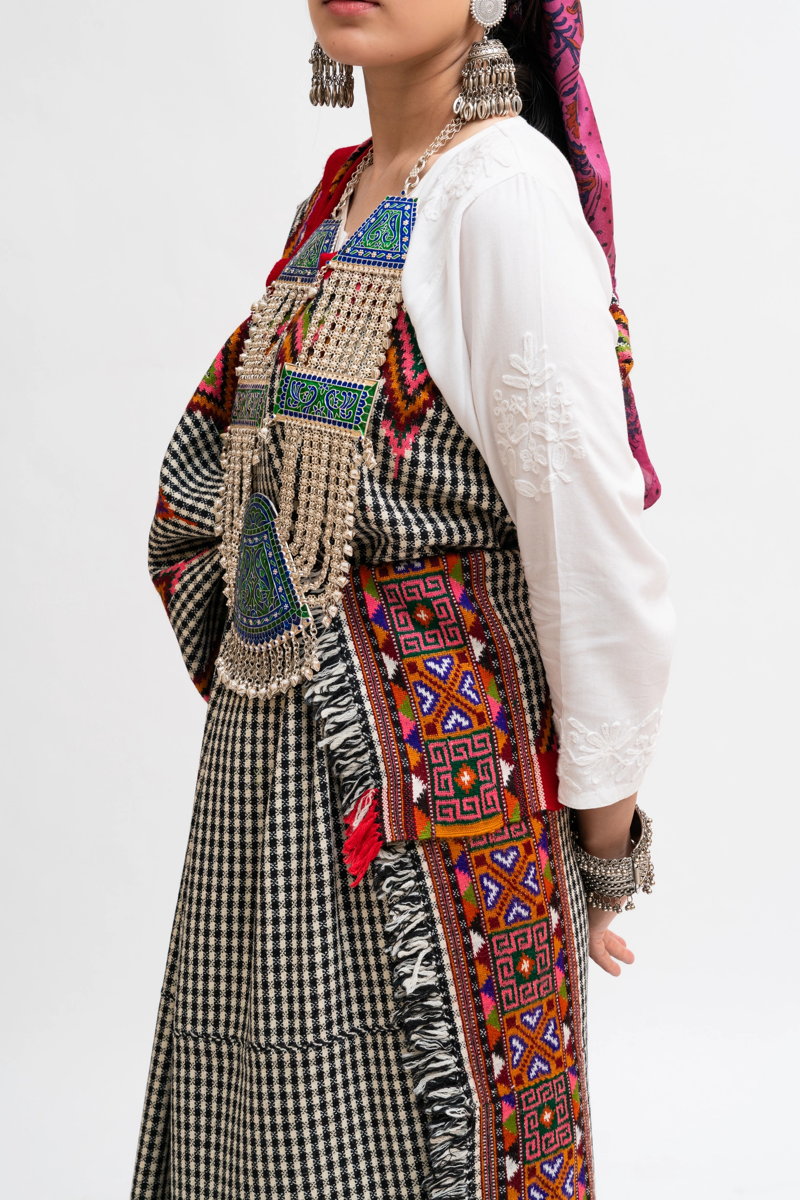 Traditional Kullvi Pattu - Image 19