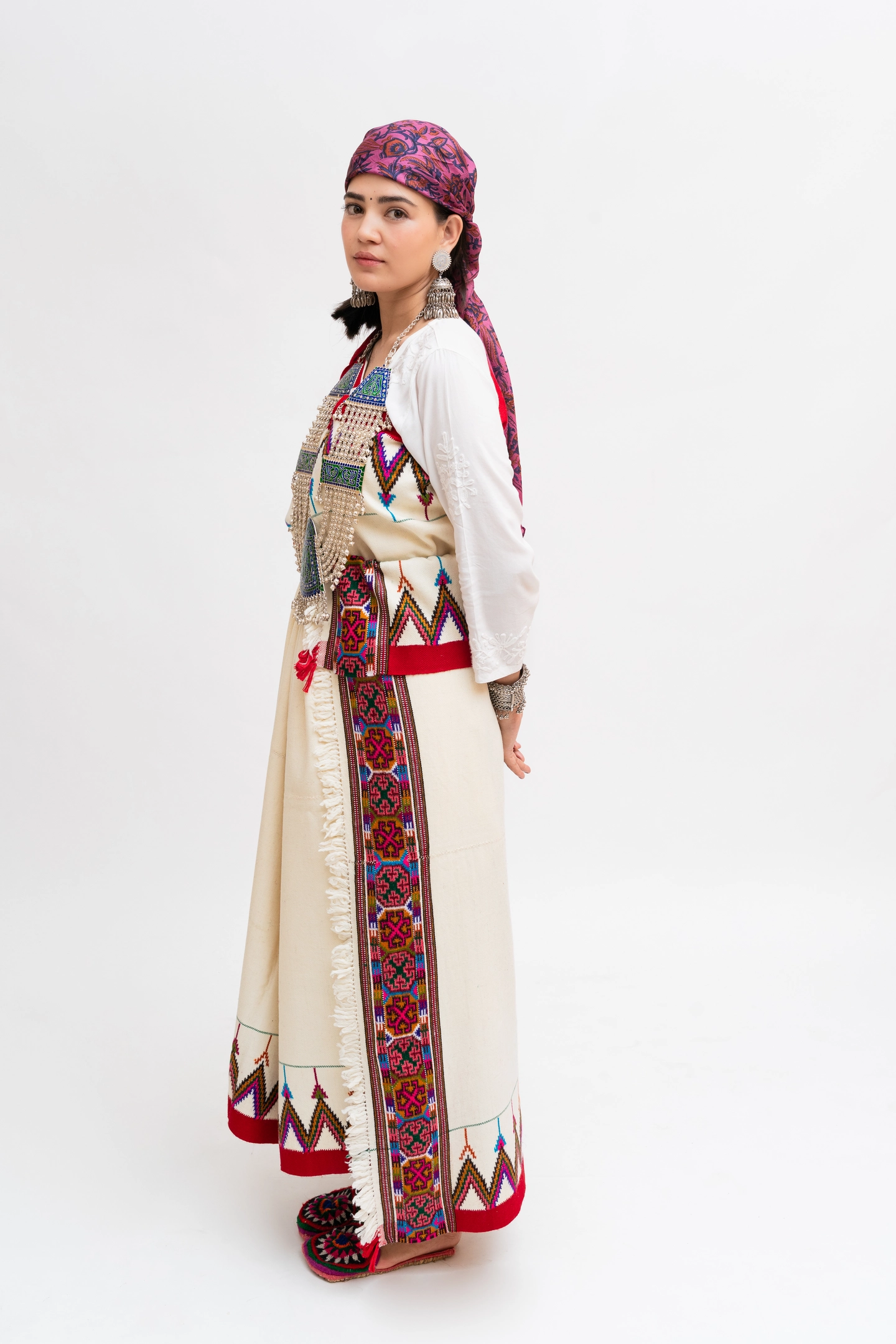 Traditional Kullvi Pattu - Image 4